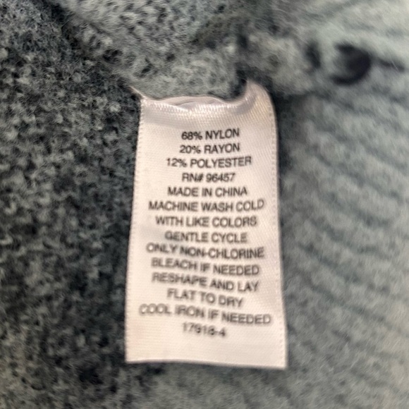 Arizona Jean Company Cropped Plaid Sweater - Picture 5 of 9